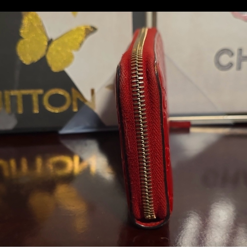 Gucci red Authentic wallet LS - Picture 5 of 9